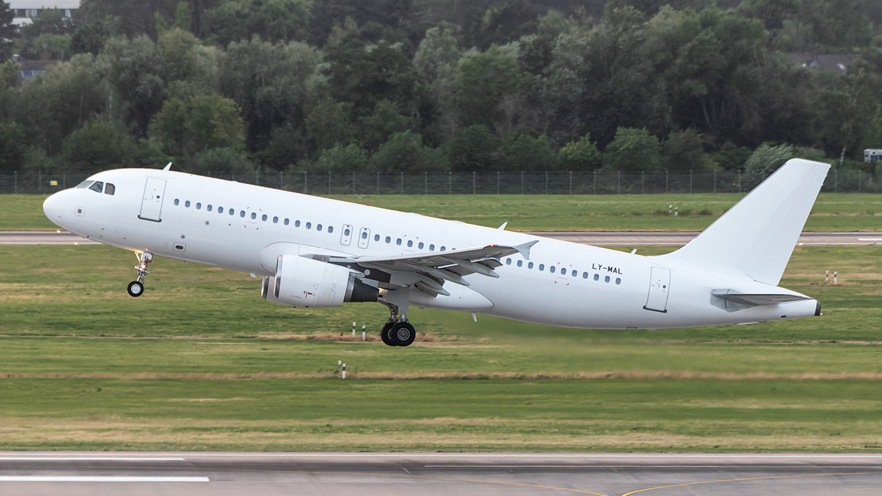 LY-MAL GetJet Airlines Airbus A320-200