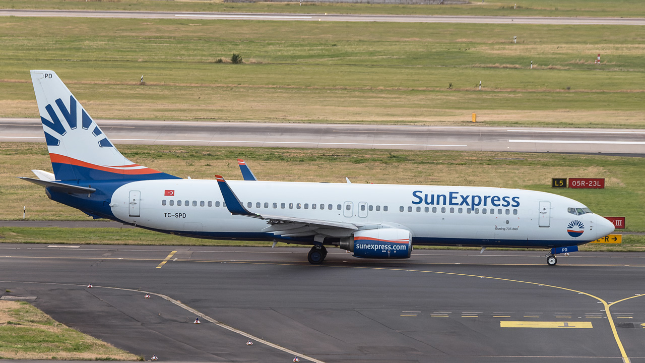 TC-SPD SunExpress Boeing 737-800
