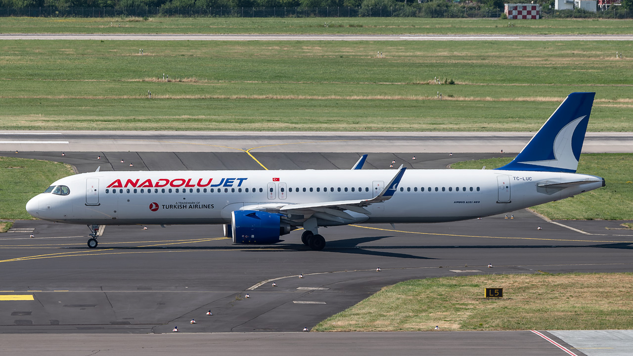 TC-LUC AnadoluJet Airbus A321-200neo
