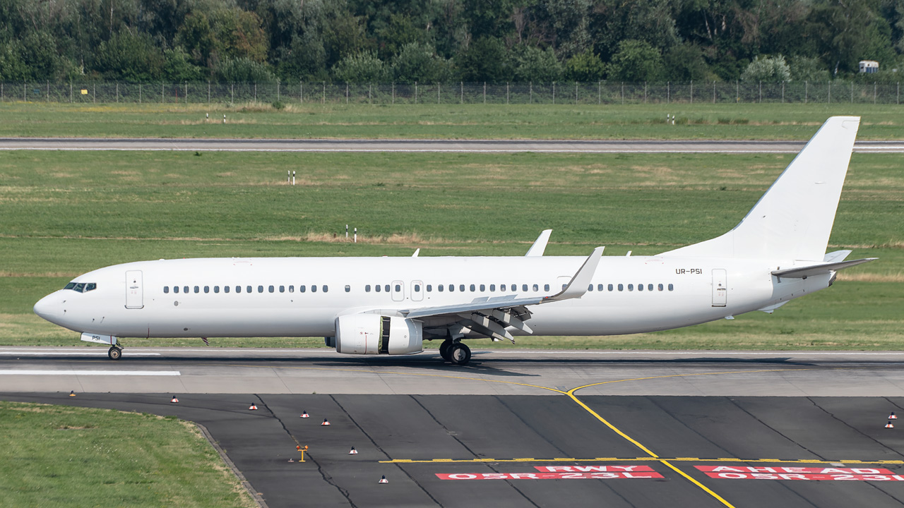 UR-PSI Windrose Aviation Boeing 737-900(ER)