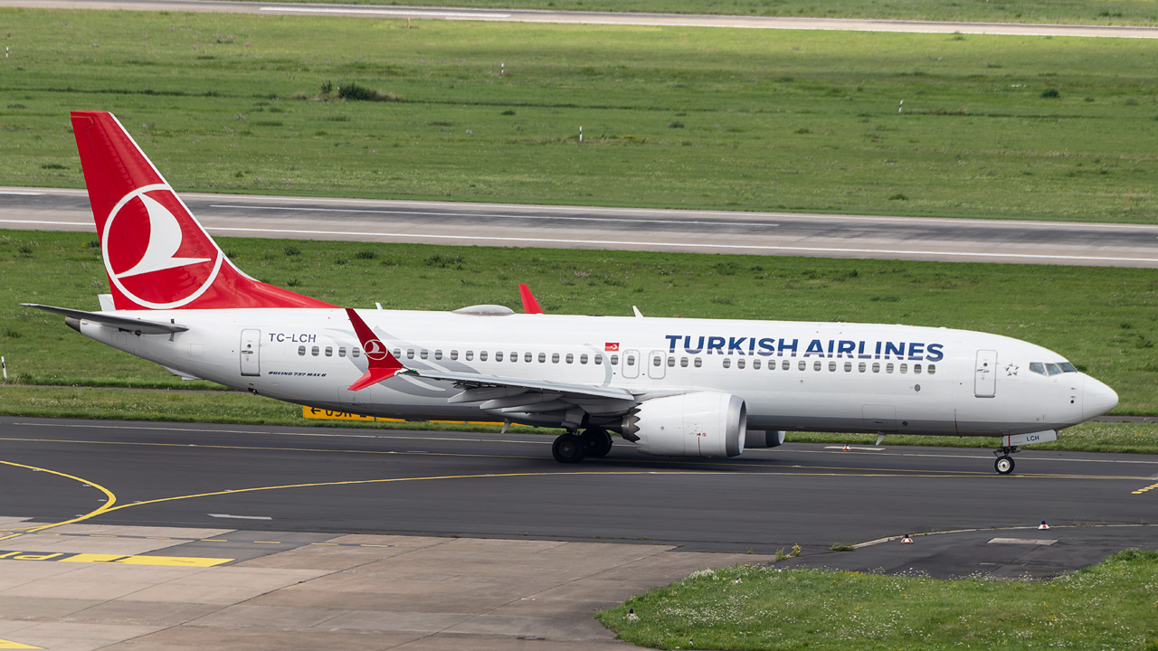 TC-LCH Turkish Airlines Boeing 737 MAX 8