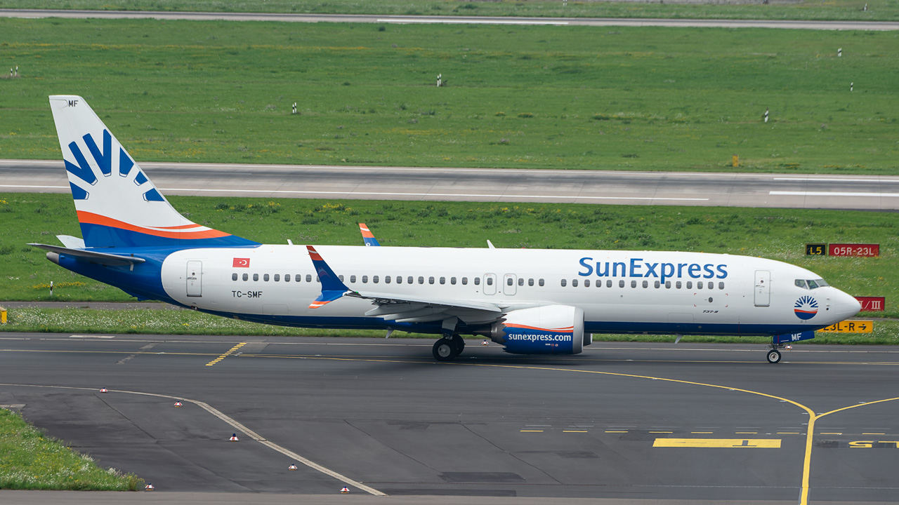 TC-SMF SunExpress Boeing 737 MAX 8