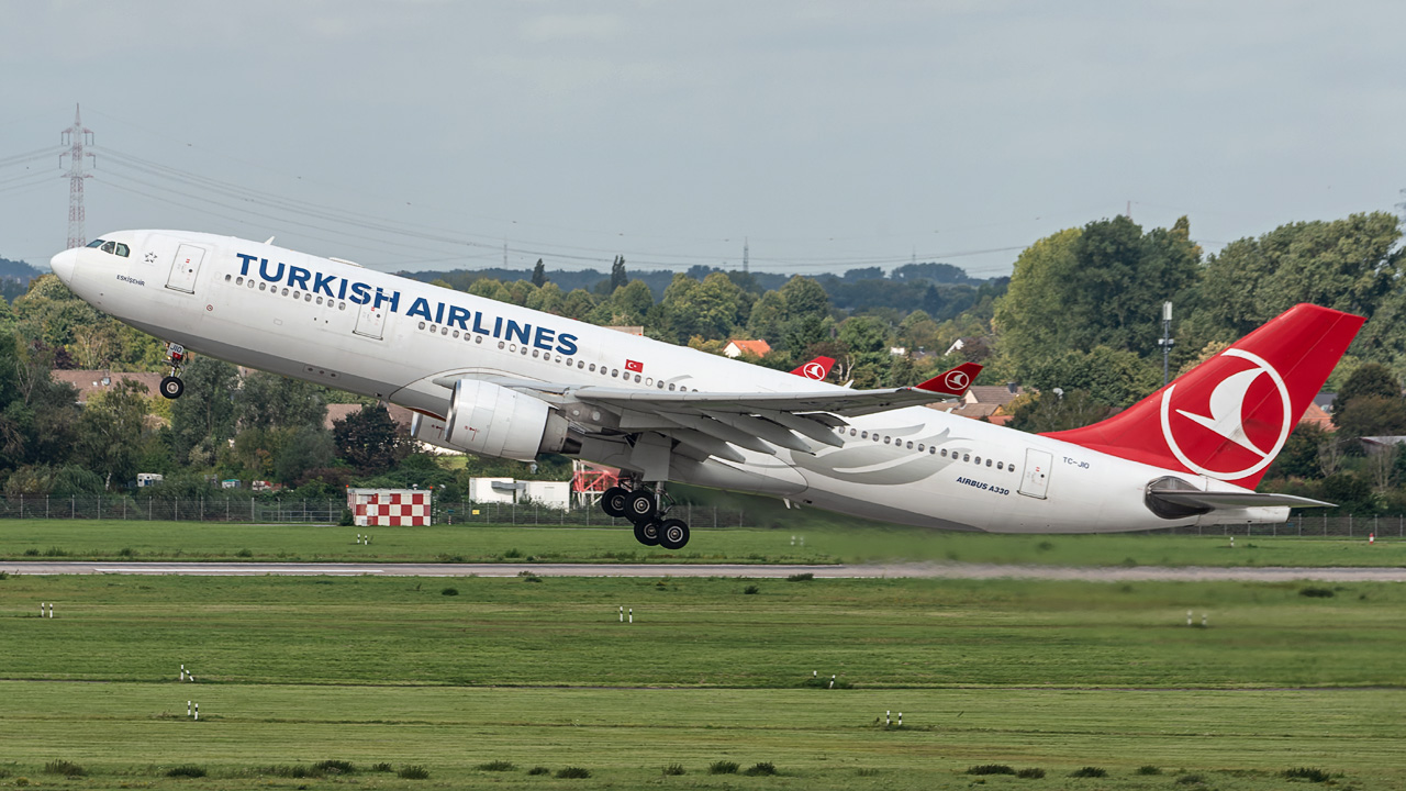 TC-JIO Turkish Airlines Airbus A330-200