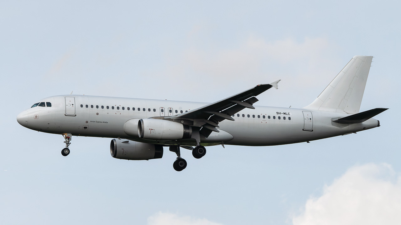 9H-MLC Avion Express Malta Airbus A320-200