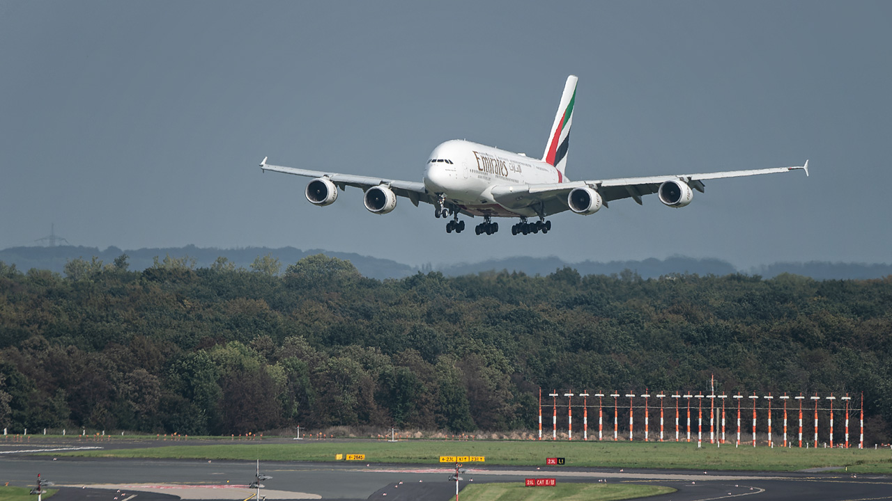A6-EUO Emirates Airbus A380-800