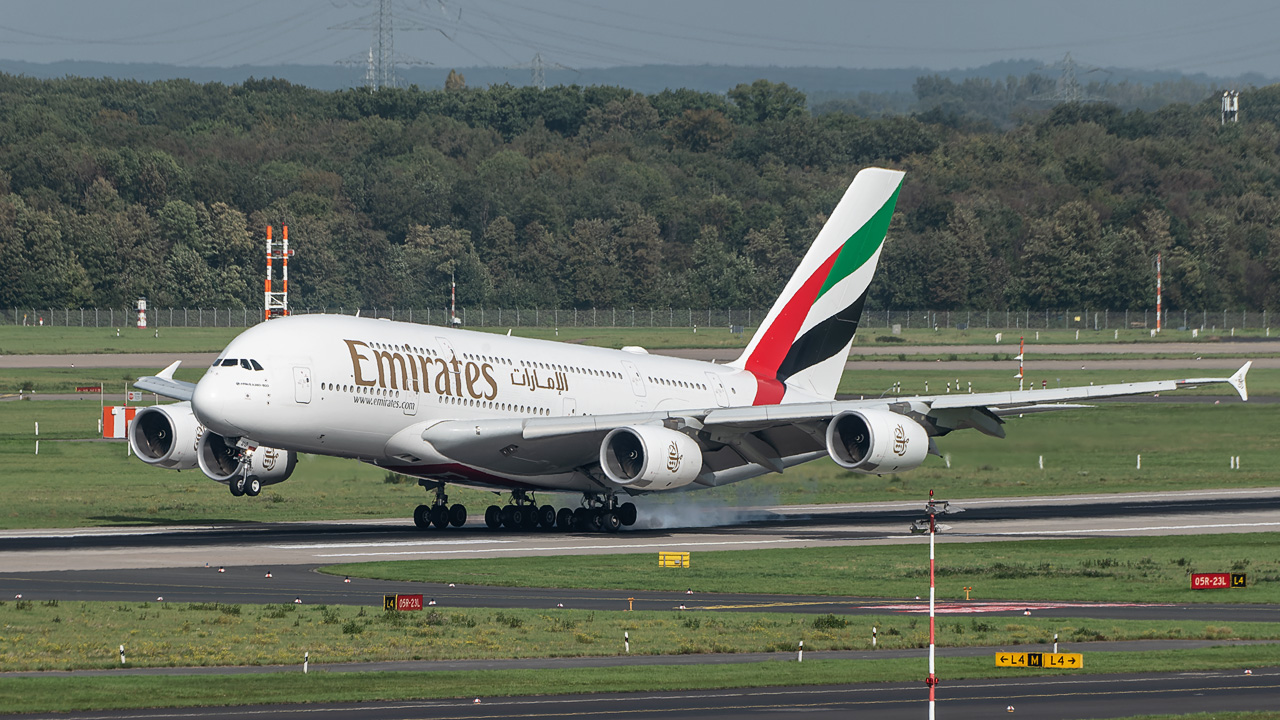 A6-EUO Emirates Airbus A380-800
