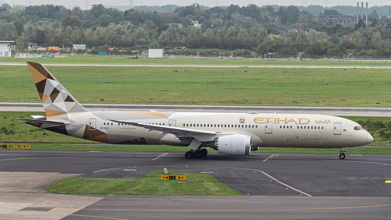 A6-BLX Etihad Airways Boeing 787-9
