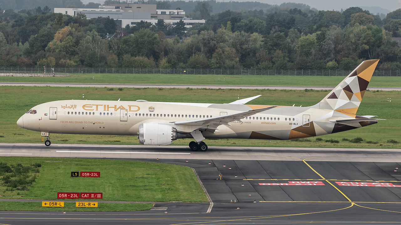 A6-BLX Etihad Airways Boeing 787-9