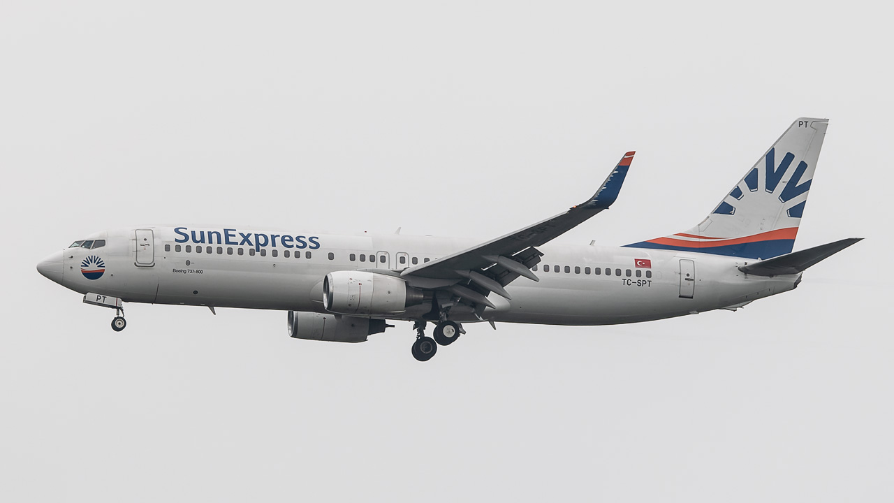 TC-SPT SunExpress Boeing 737-800