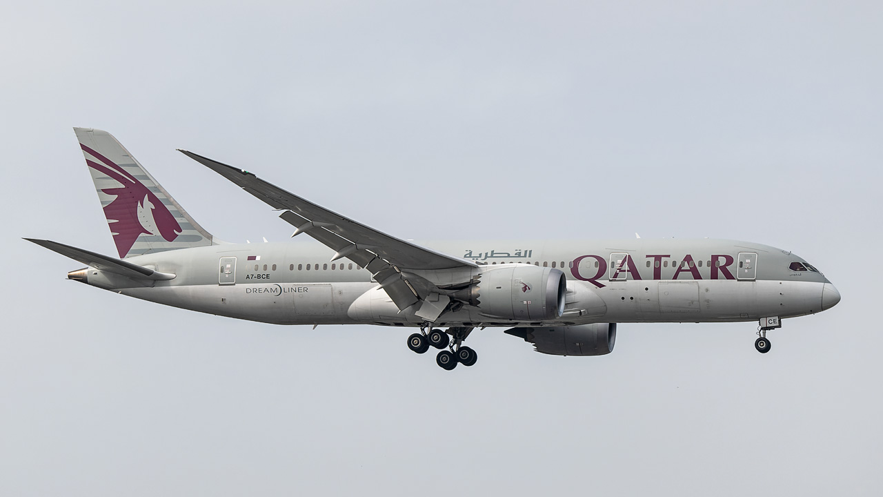 A7-BCE Qatar Airways Boeing 787-8