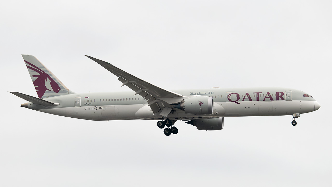 A7-BHE Qatar Airways Boeing 787-9 Dreamliner