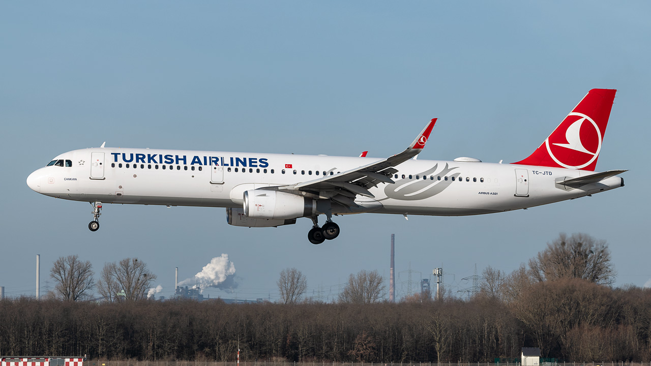 TC-JTD Turkish Airlines Airbus A321-200/S