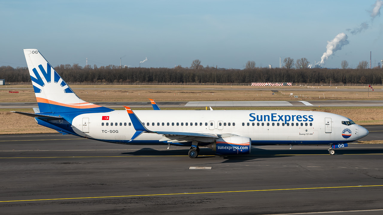 TC-SOG SunExpress Boeing 737-800