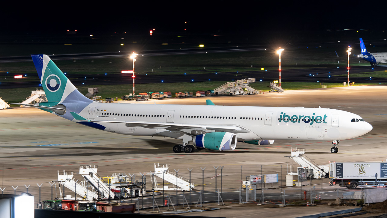 EC-MII Iberojet Airbus A330-300