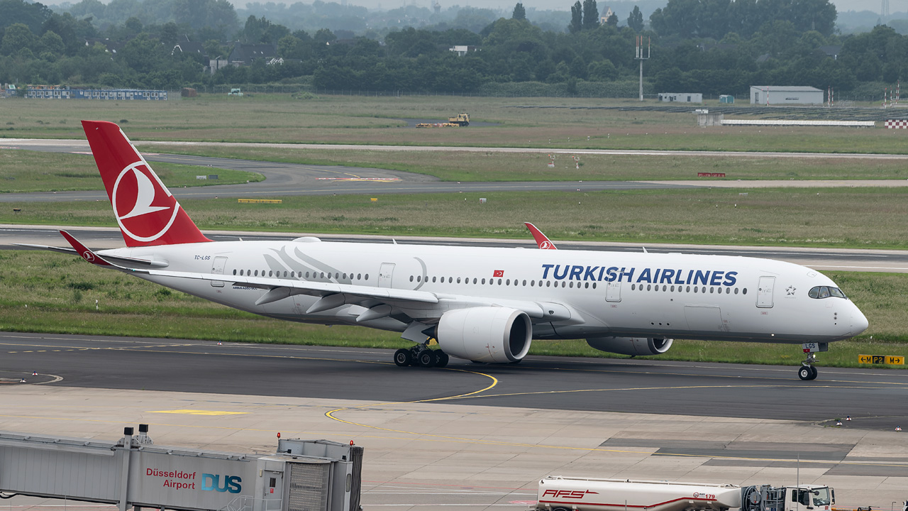 TC-LGS Turkish Airlines Airbus A350-900