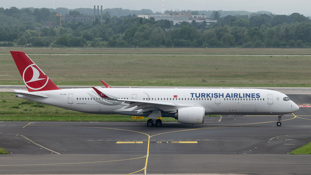 TC-LGS Turkish Airlines Airbus A350-900