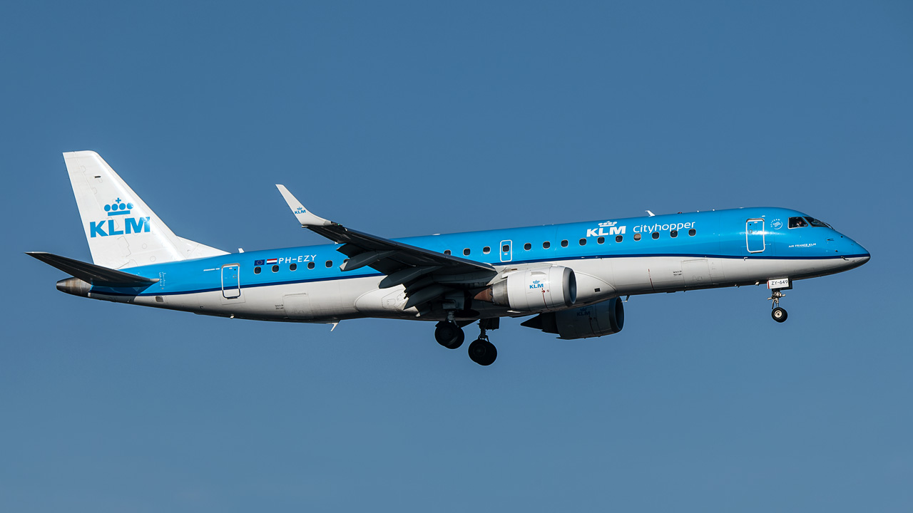 PH-EZY KLM cityhopper Embraer ERJ-190