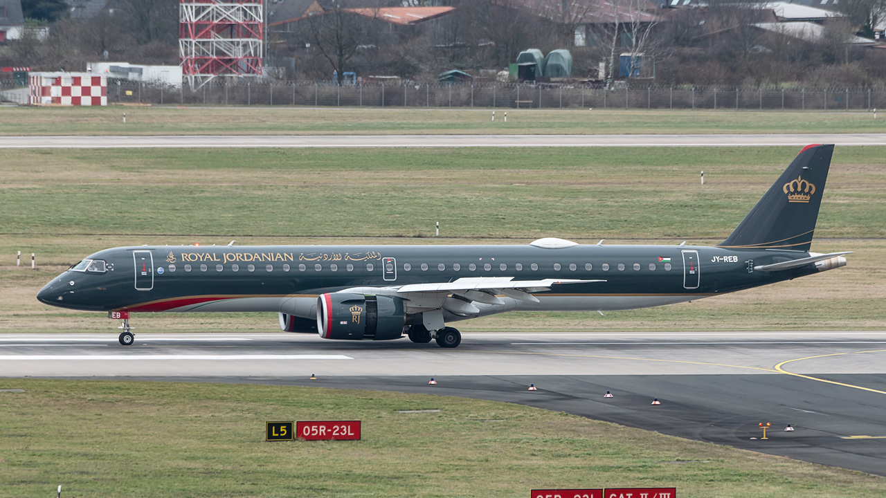 JY-REB Royal Jordanian Embraer ERJ-195 E2