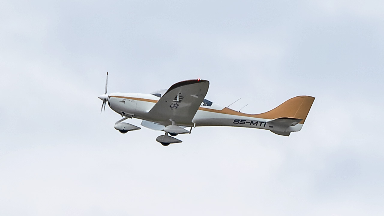 S5-MTI Gogetair Aircraft G750
