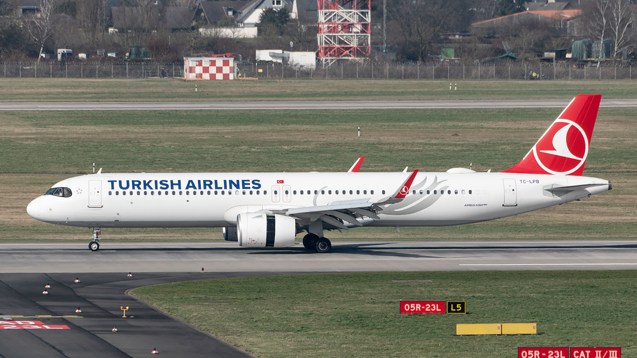 TC-LPB Turkish Airlines Airbus A321-200neo