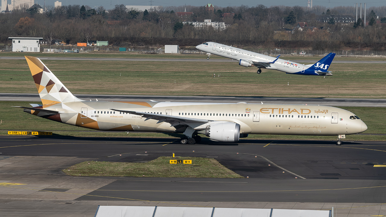 A6-BMD Etihad Airways Boeing 787-10 Dreamliner