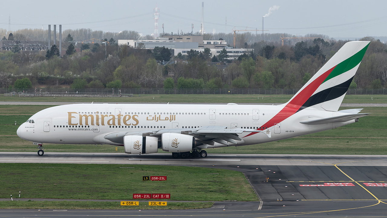 A6-EVA Emirates Airbus A380-800