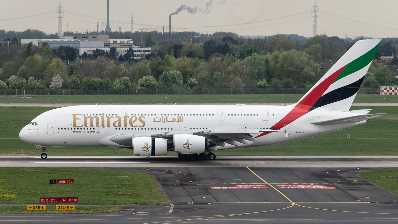 A6-EUZ Emirates Airbus A380-800