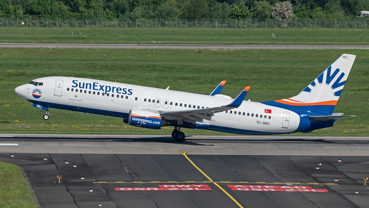 TC-SRC SunExpress Boeing 737-800
