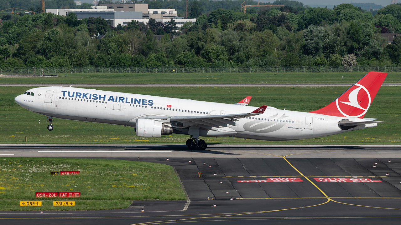 TC-JOJ Turkish Airlines Airbus A330-300