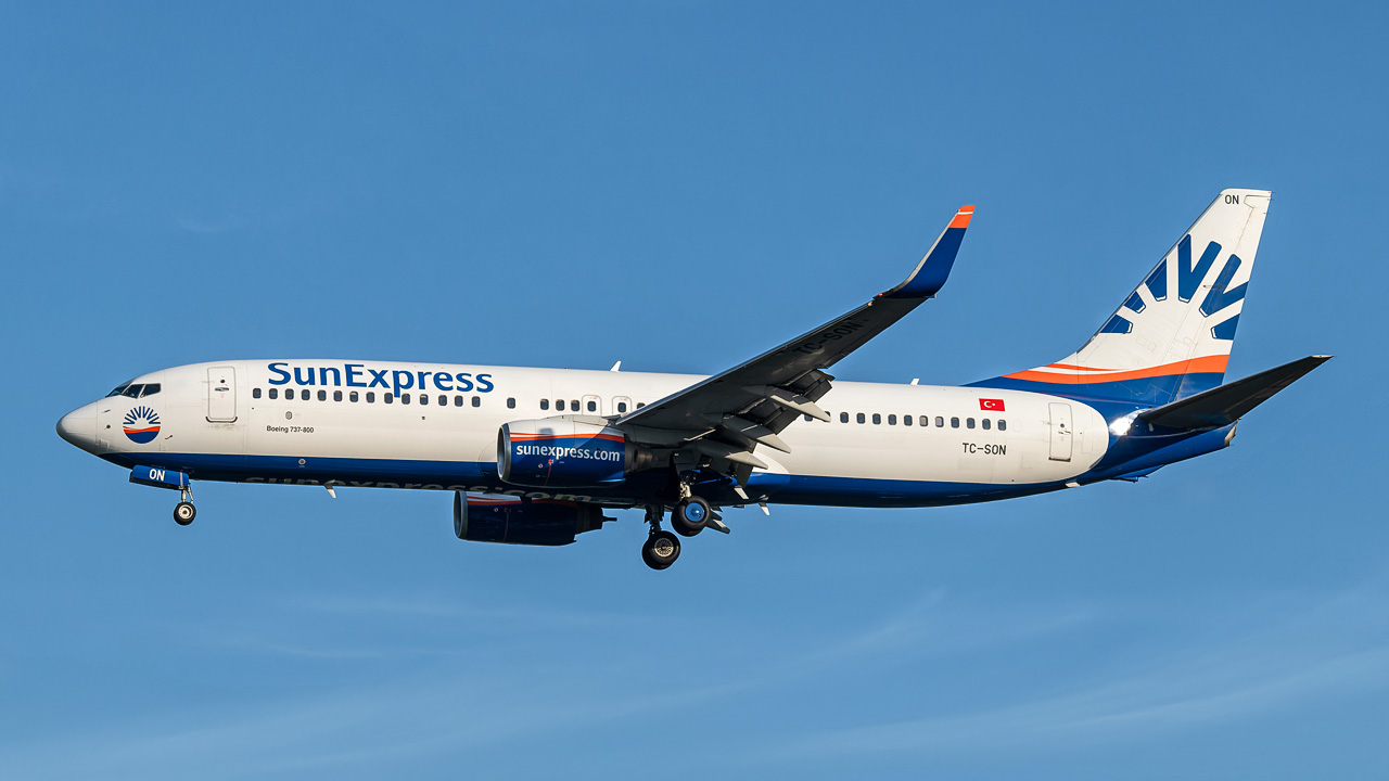 TC-SON SunExpress Boeing 737-800