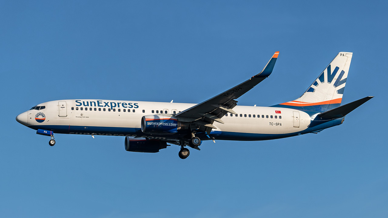 TC-SPA SunExpress Boeing 737-800