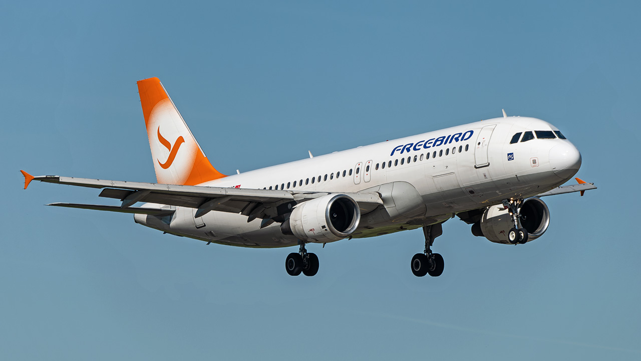 TC-FHC Freebird Airlines Airbus A320-200