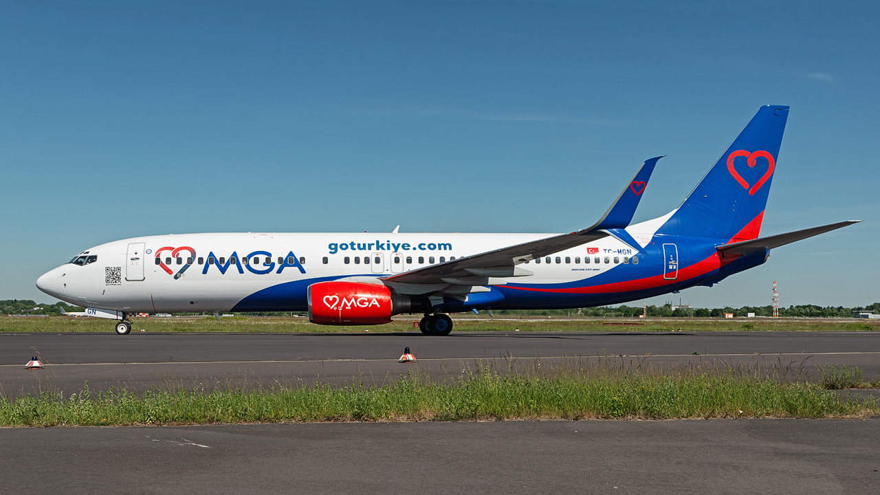 TC-MGN Mavi Gok Airlines (MGA) Boeing 737-800