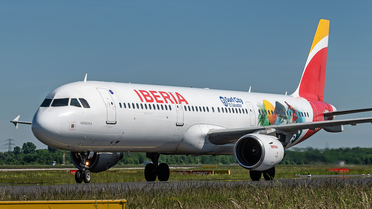 EC-ILP Iberia Airbus A321-200