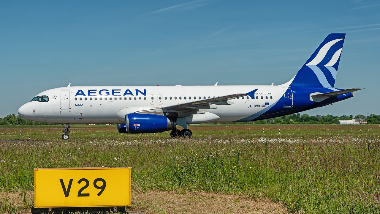 SX-DVW Aegean Airlines Airbus A320-200