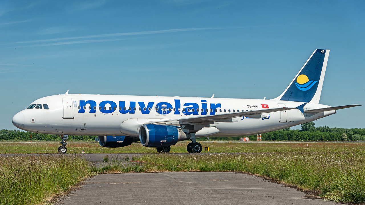 TS-INE Nouvelair Airbus A320-200