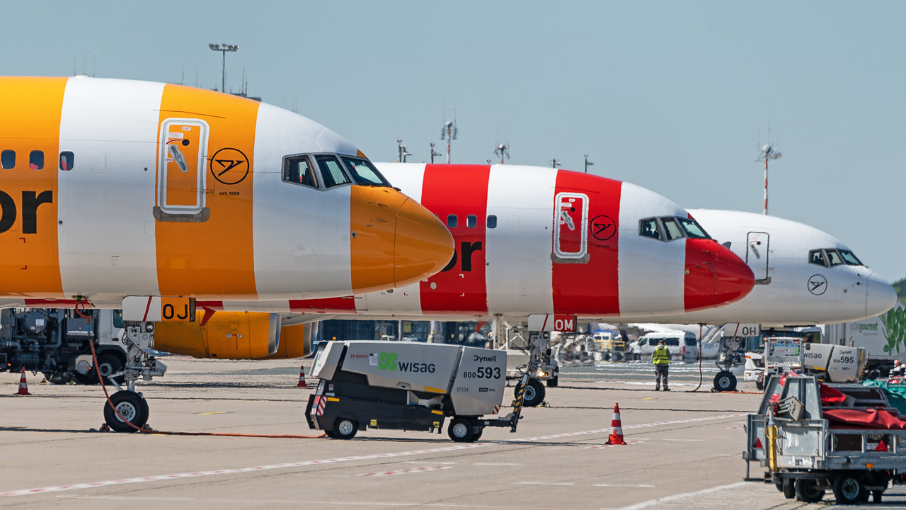 Condor Boeing 757-300 D-ABOJ - D-ABOM - D-ABOH