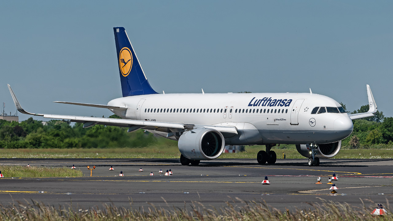 D-AINB Lufthansa Airbus A320-200neo