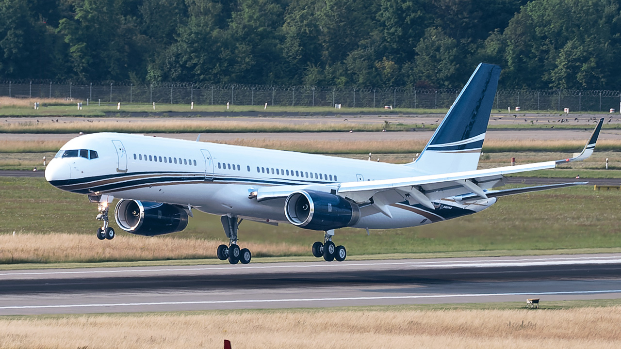 VP-BBE Privat Boeing 757-200