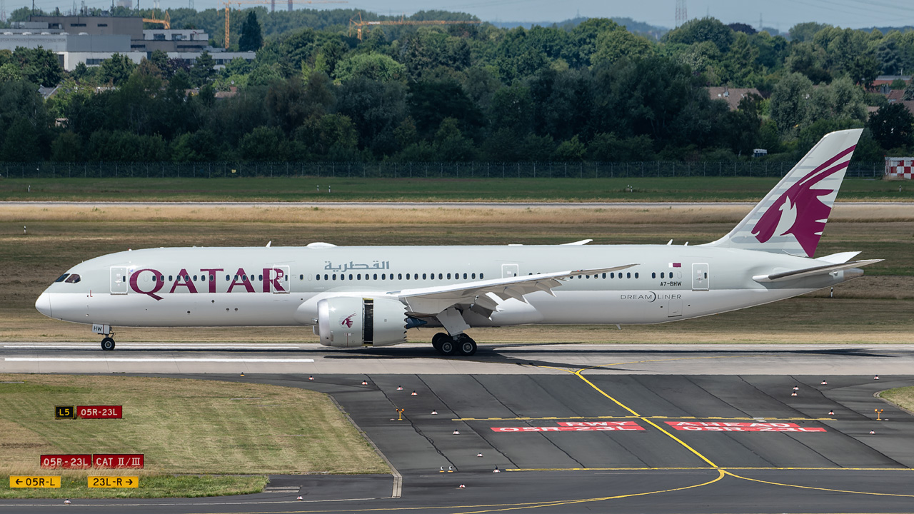 A7-BHW Qatar Airways Boeing 787-9