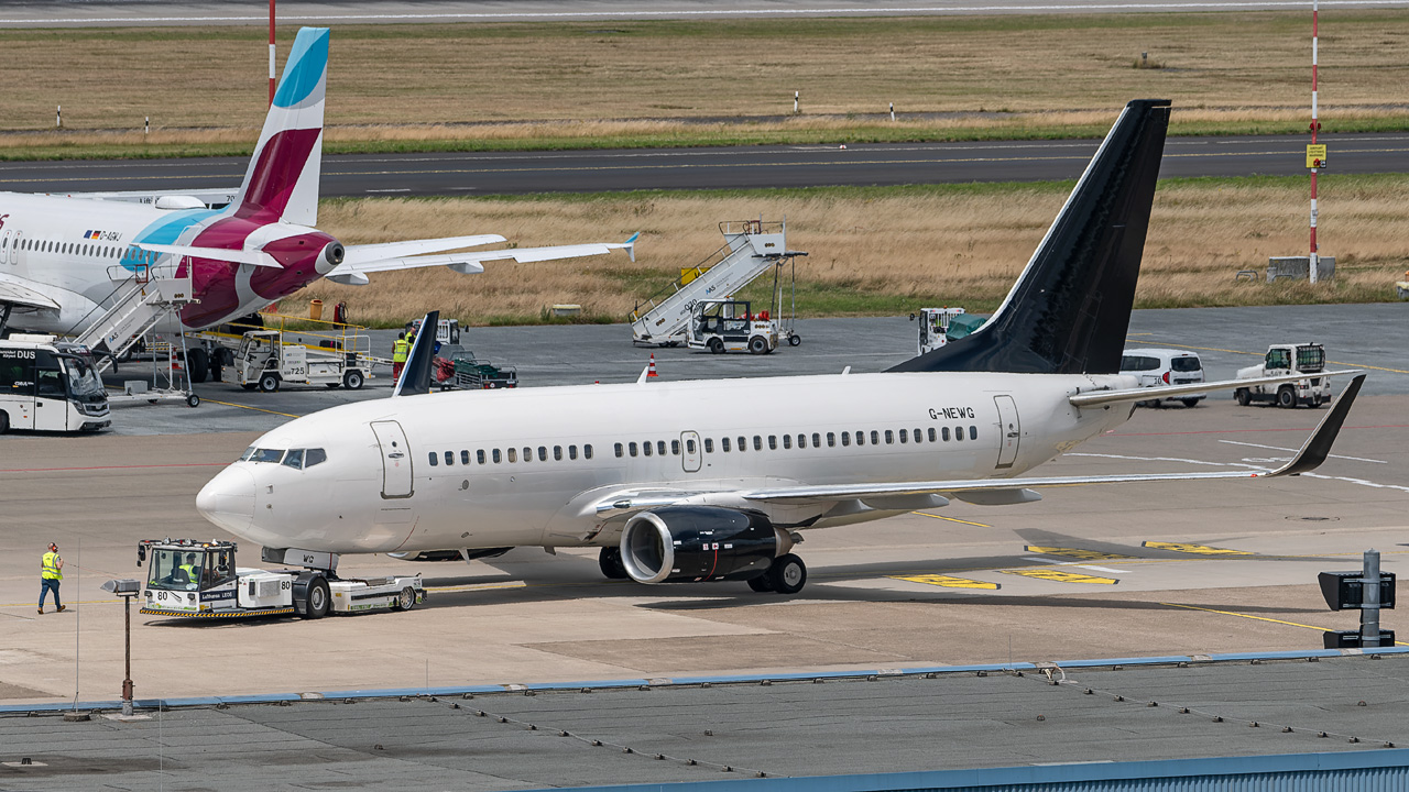 G-NEWG 2Excel Aviation Boeing 737-700