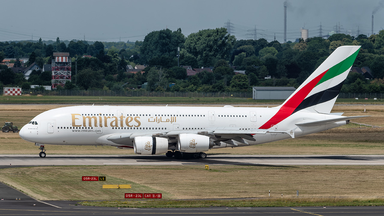 A6-EOS Emirates Airbus A380-800