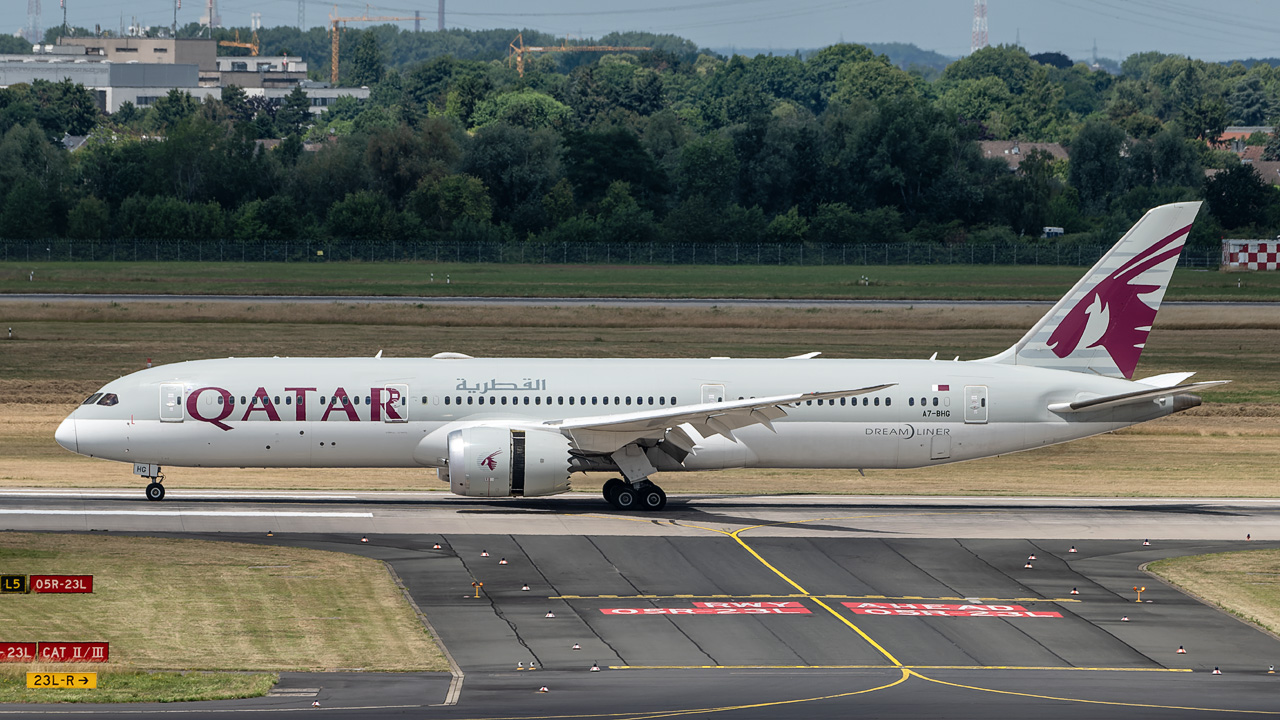 A7-BHG Qatar Airways Boeing 787-9 Dreamliner
