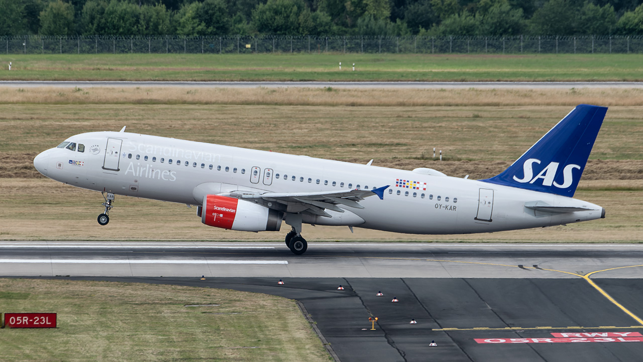 OY-KAR Scandinavian Airlines (SAS) Airbus A320-200