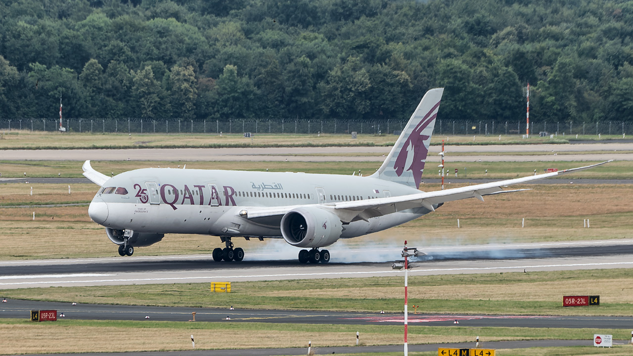 A7-BCW Qatar Airways Boeing 787-8 Dreamliner