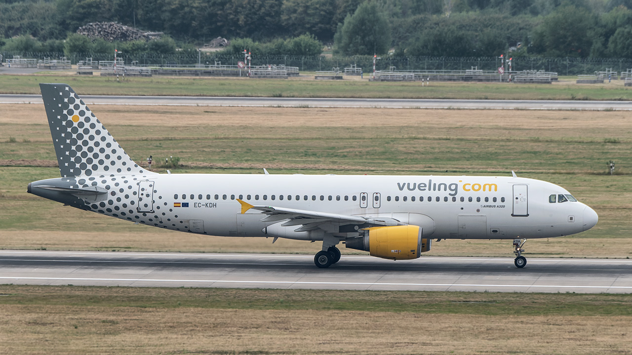 EC-KDH Vueling Airbus A320-200