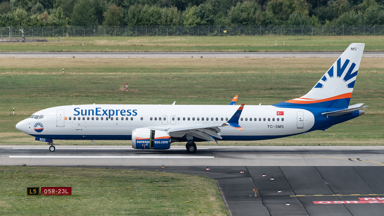 TC-SMS SunExpress Boeing 737 MAX 8