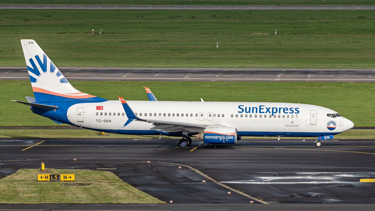 TC-SEN SunExpress Boeing 737-800
