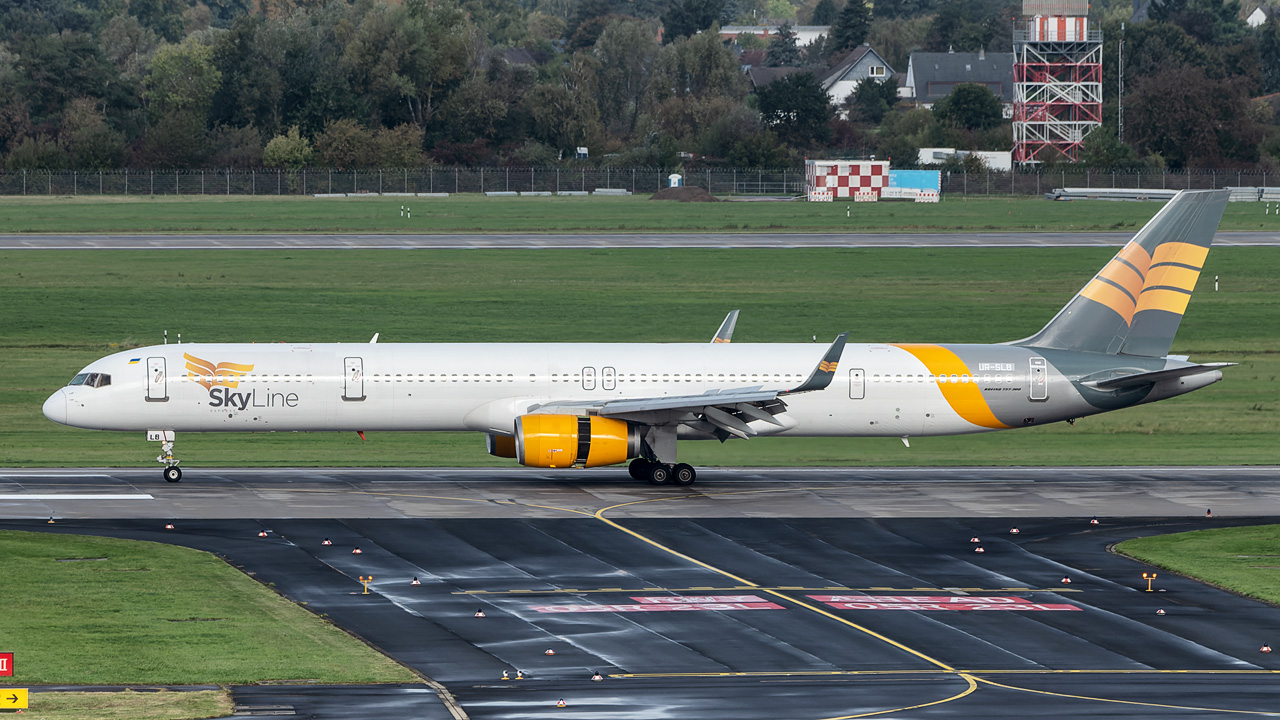 UR-SLB Skyline Express Airline Boeing 757-300