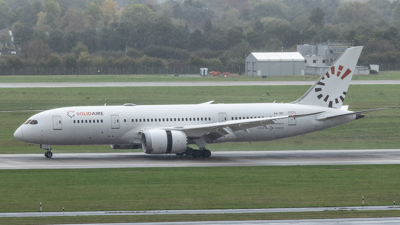 P4-787 Comlux Aruba Boeing 787-8 Dreamliner